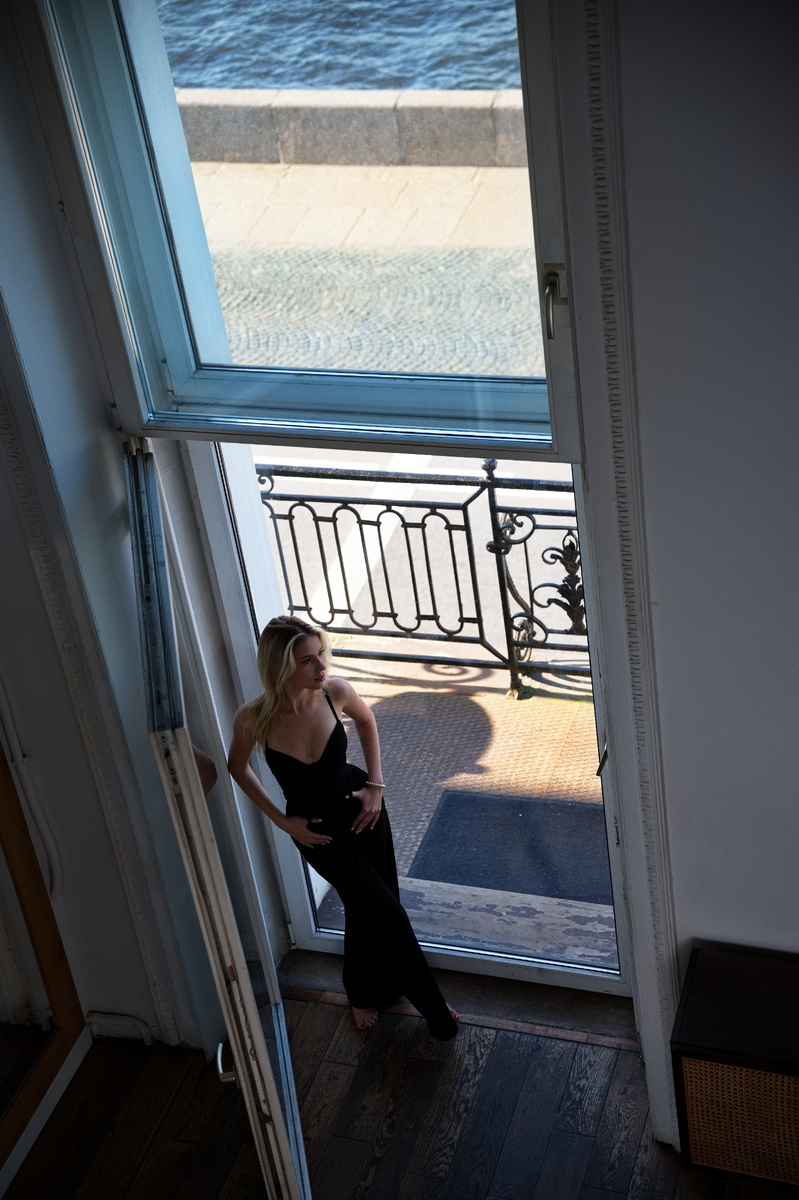 Высокие потолки в квартире на набережной. Наши фотосессии