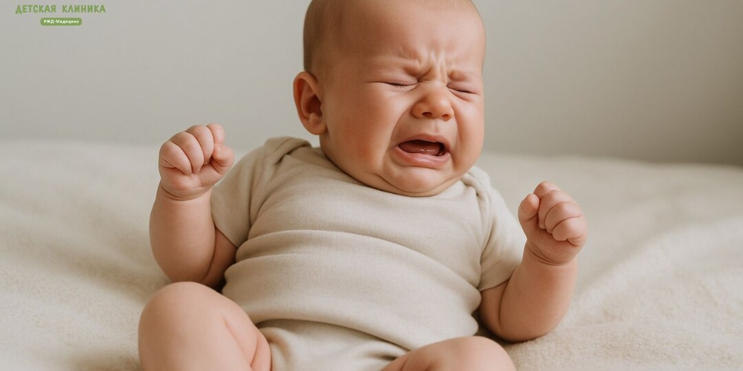 Колики у новорожденного: как помочь и что делать