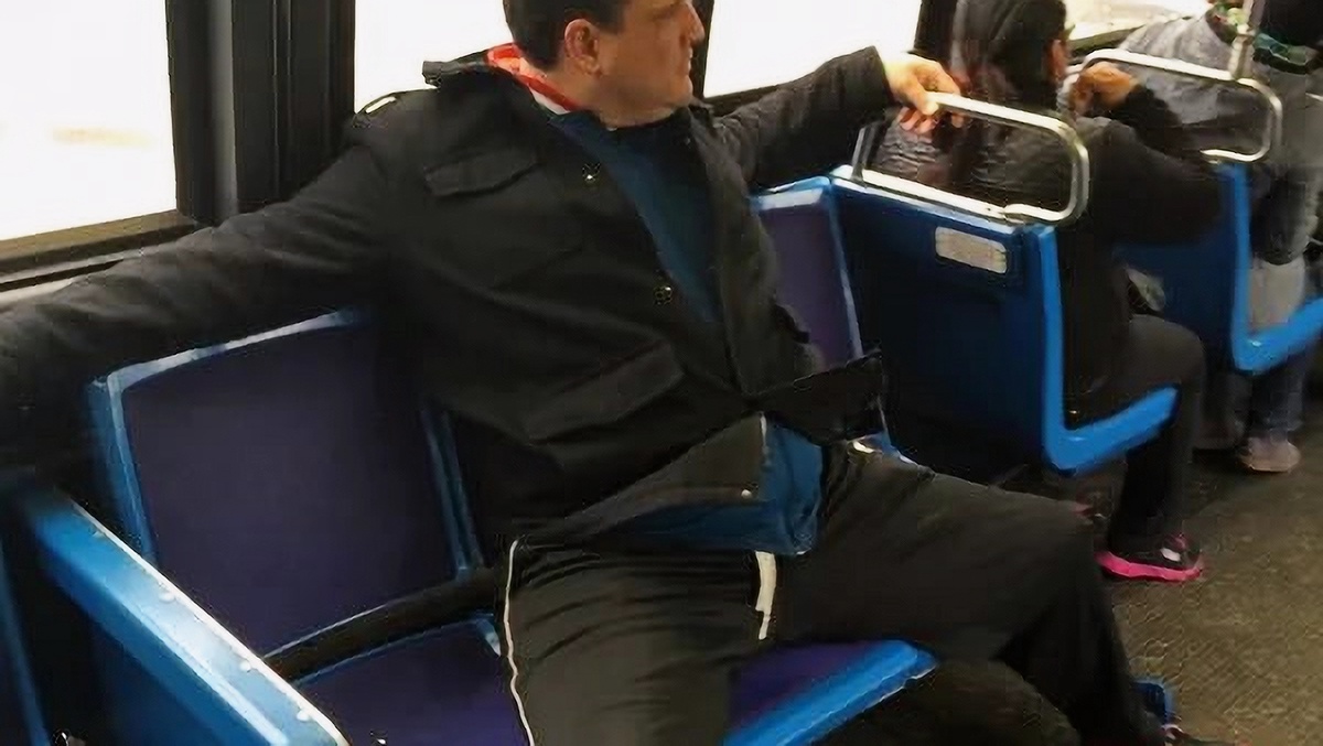 Император автобуса выглядит так 