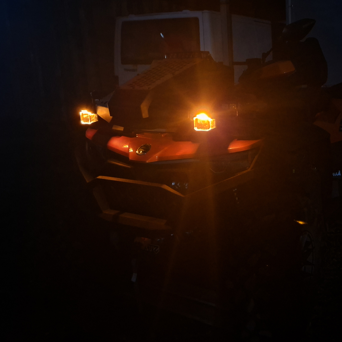 фары GL70 2.0 с янтарной подсветкой