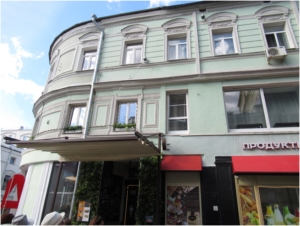 Фото автора. Здание на углу Петровки и Кузнецкого моста-бывшего ресторана "ЯР"