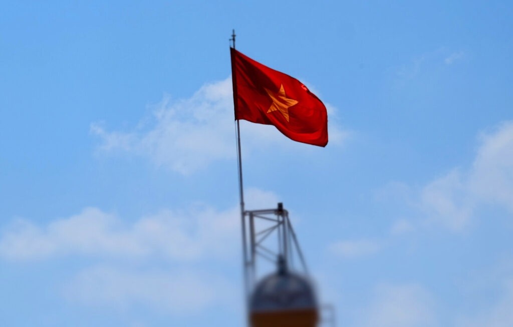    Флаг Демократической Республики Вьетнам в Хошимине. Александр Вильф / РИА Новости