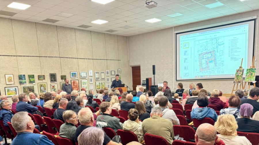 Жителям Парковой и Комсомольской показали будущий дом