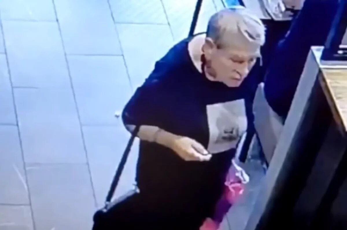    Полиция Перми объявила розыск женщины после кражи в центре города