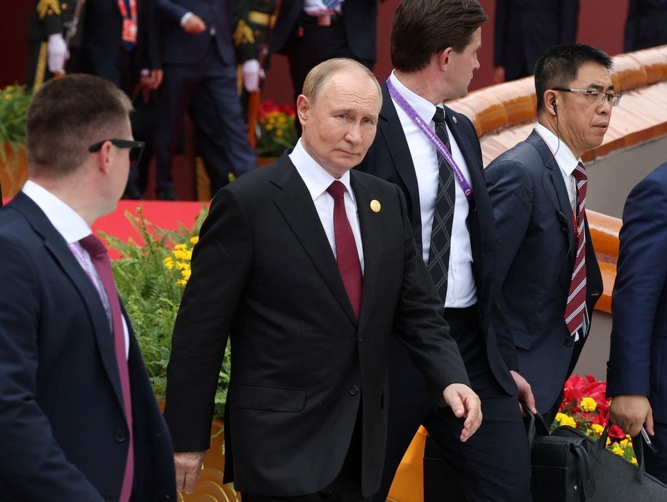    Песков отметил, что обмен подарками между Путиным и зарубежными лидерами происходит по протокольным каналам REUTERS