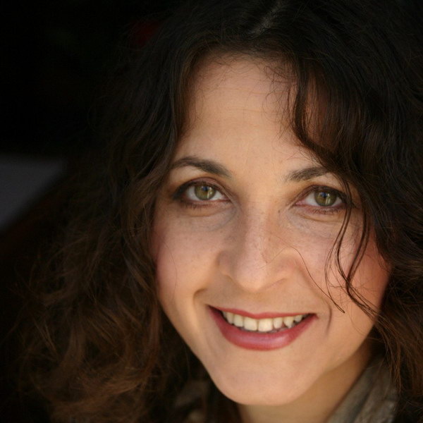     Марина Капуро представит акустический трибьют группе Beatles