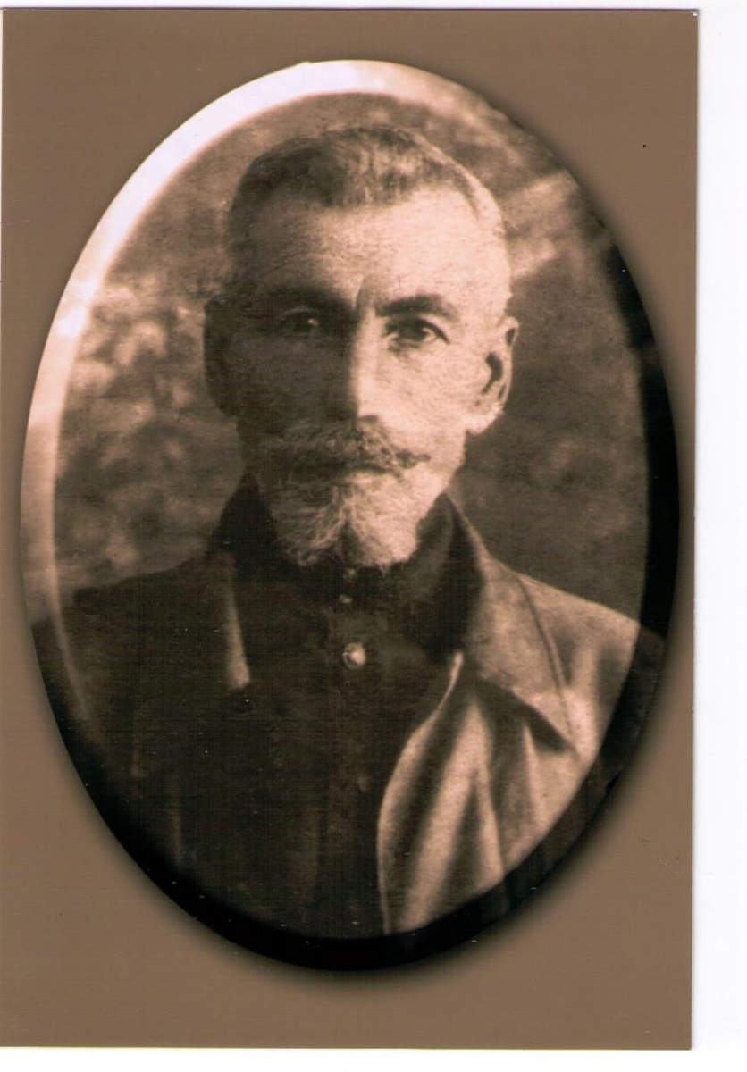 Дореволюционная фотография Иллариона  Максимовича Олейника – конюха барона Штейнгеля.