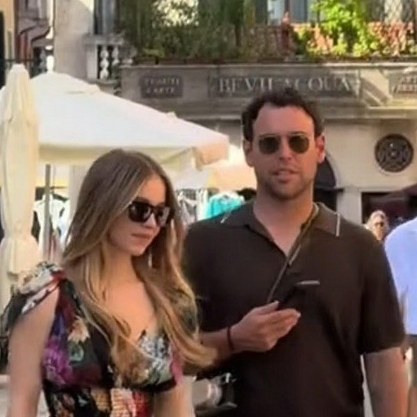     У Сидни Суини роман с продюсером Скутером Брауном