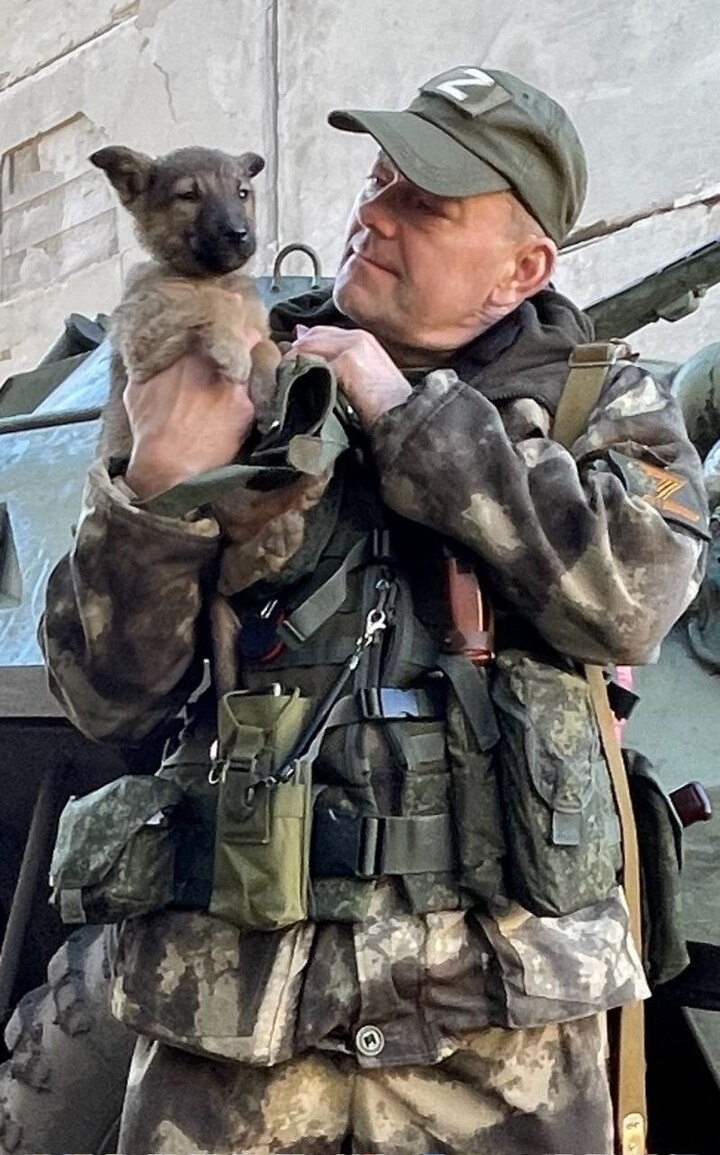     Андрей Гончаров с щенком Штормом. Фото: из личного архива Андрея Гончарова