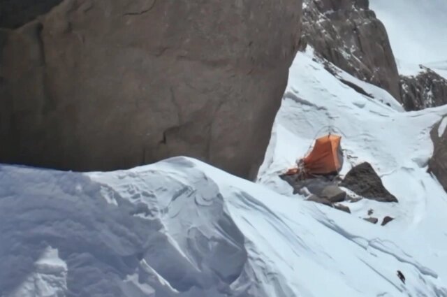    Палатка Натальи Наговициной на высоте 7200 метров. Фото: соцсети