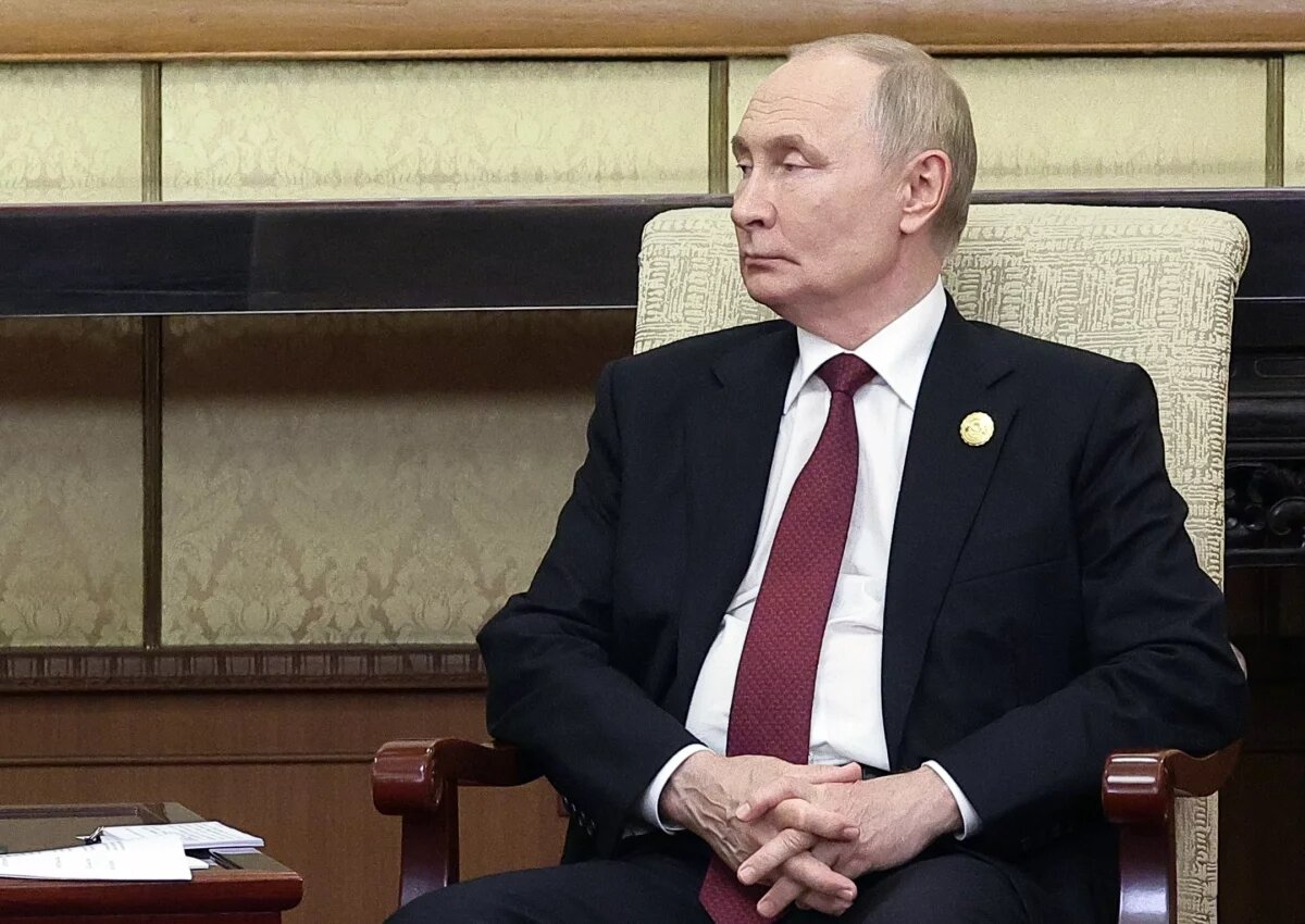    Путин выделил президентский самолет для больного раком мальчика в Китае