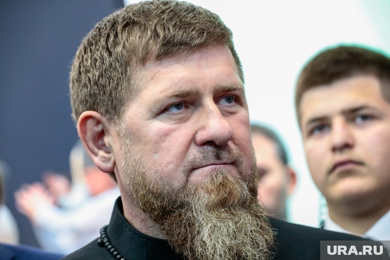 Глава Чечни Кадыров назвал санкции Лондона против своей матери «абсурдными»