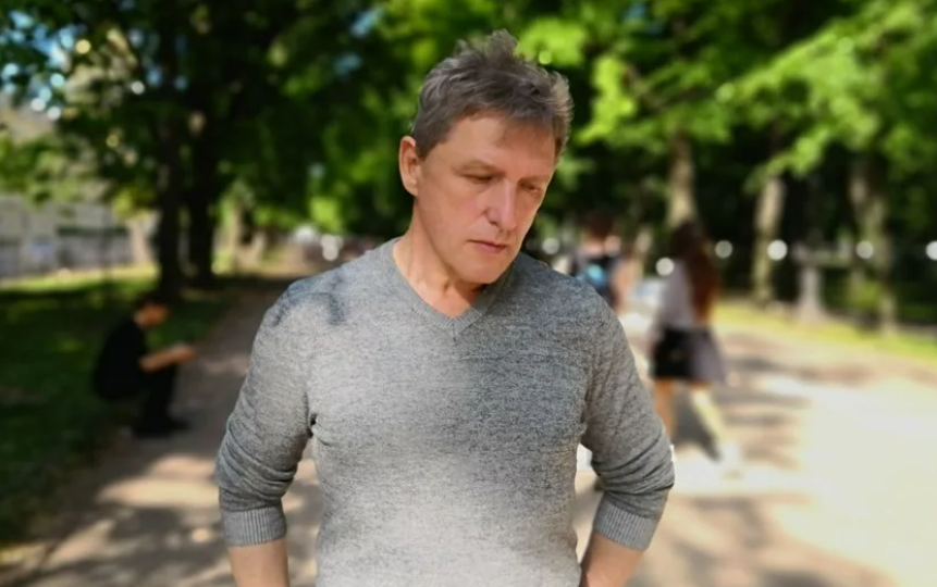 "Я бы к тебе переехал, если пригласишь" - заявил мой 52-летний ухажер уже на 3-ем свидании. Через пару дней я поняла, куда он так торопится