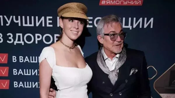    Дмитрий Дибров и Полина. Фото: СтарХит
