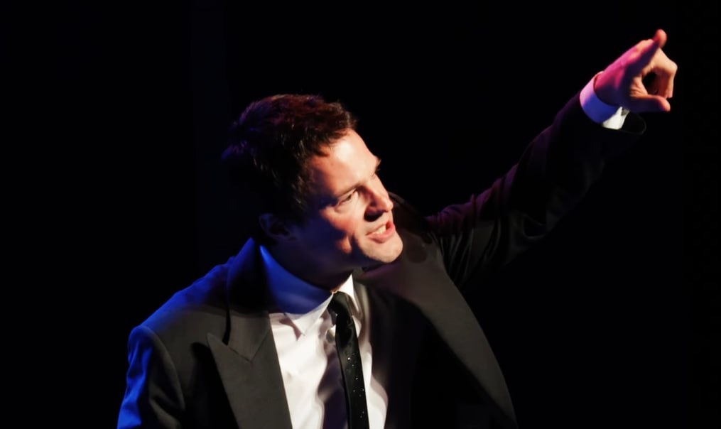 Фото: Prt Scr youtube.com / Santa Calibri