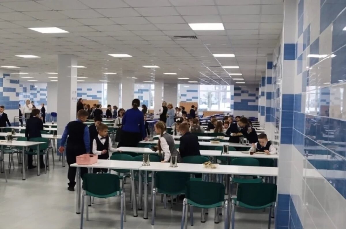    Около 400 млн рублей выделено на питание школьников Брянска в 2025 году