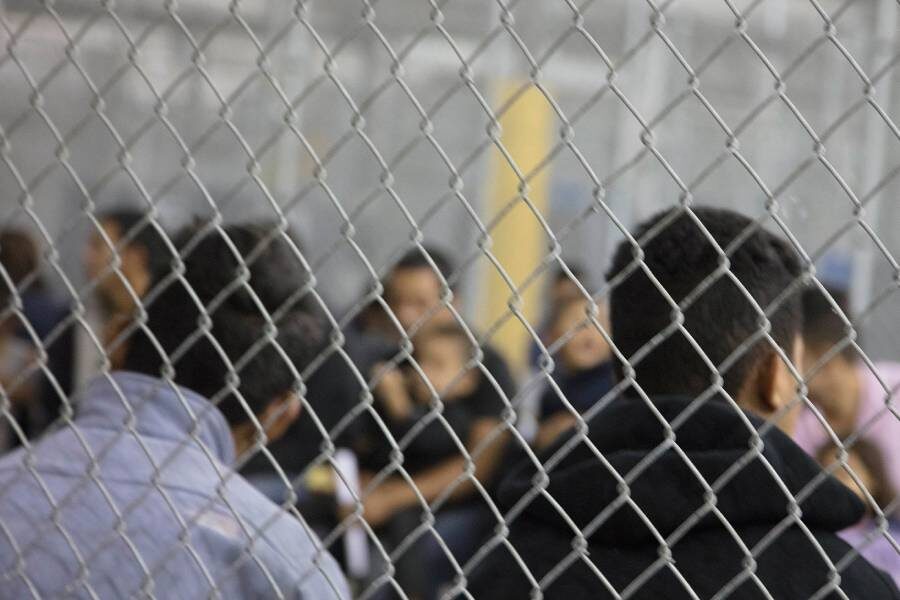 «Урсула» — крупнейший центр содержания нелегальных иммигрантов в США, штат Техас
Фото: U.S. Customs and Border Control