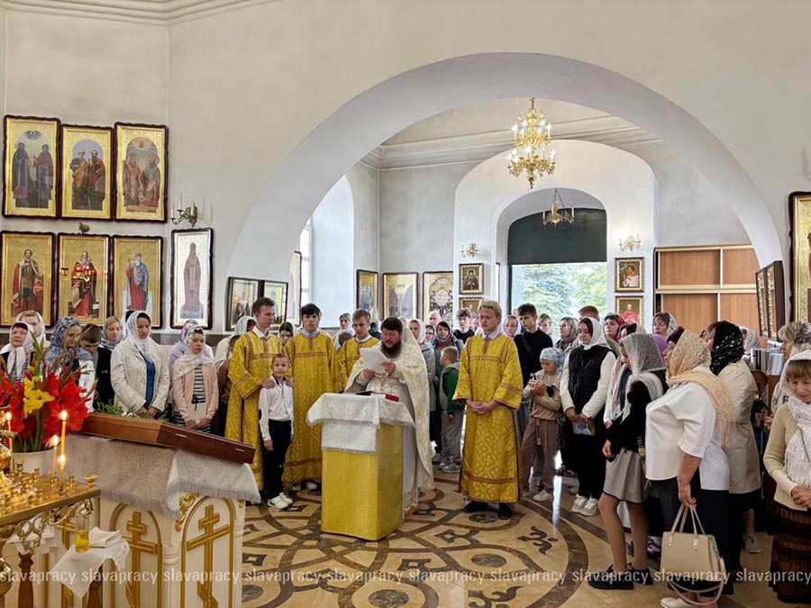     Молитва, исповедь и причастие: духовная поддержка учащихся перед стартом учебы