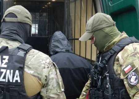    Польша намерена депортировать 5900 украинцев, из которых 4200 осуждены