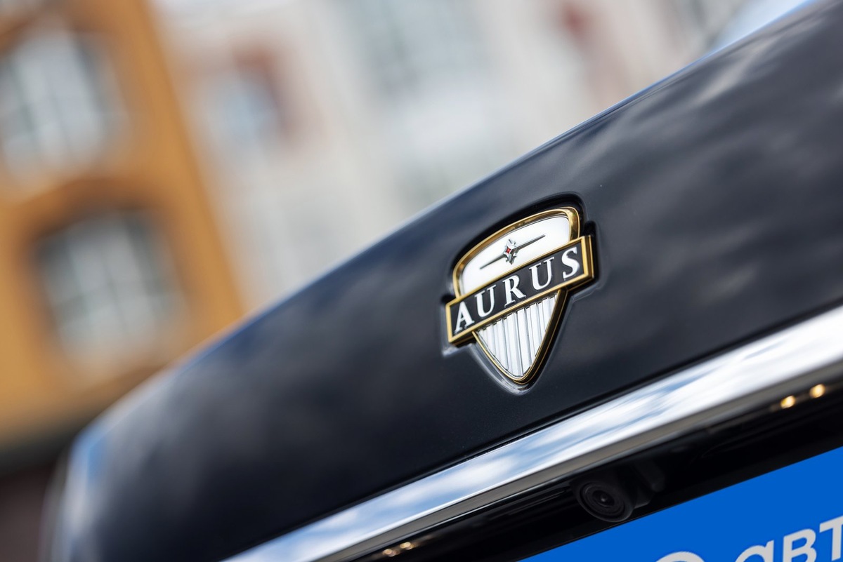    Появление Путина на Aurus зарубежные СМИ называют «лимузинной дипломатией»