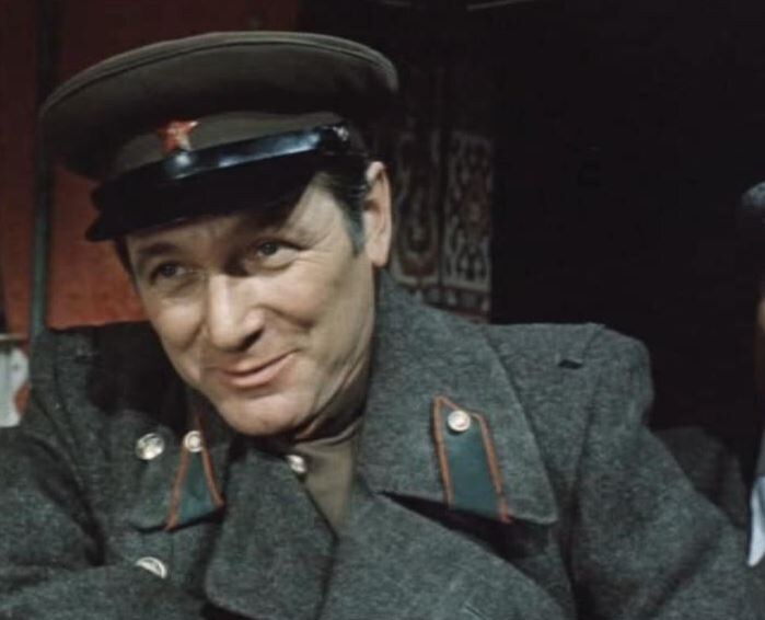 Фокс (актер Александр Белявский в фильме  С. Говорухина "Место встречи изменить нельзя"