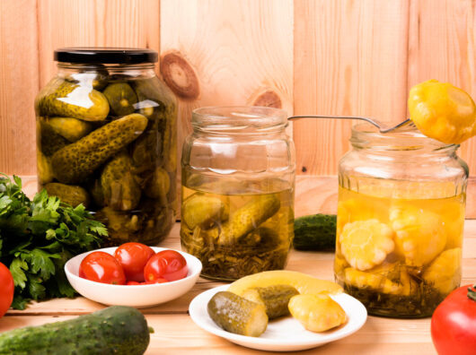    соленья // фото: freepik.com