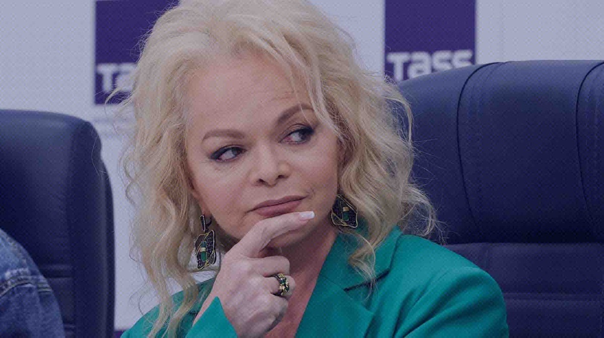    Лариса Долина