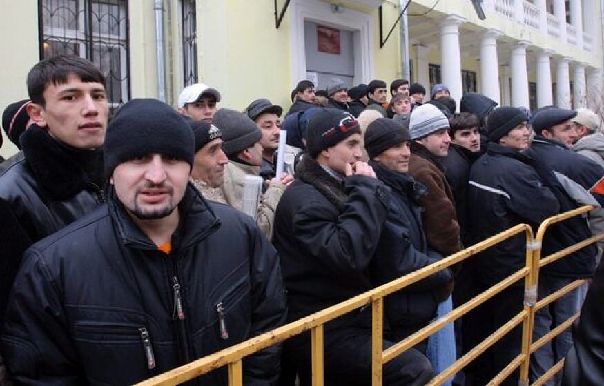    «Всё. Точка». Мигранты должны получать гражданство РФ «только в трех случаях»: эксперт. «Путь к катастрофе»