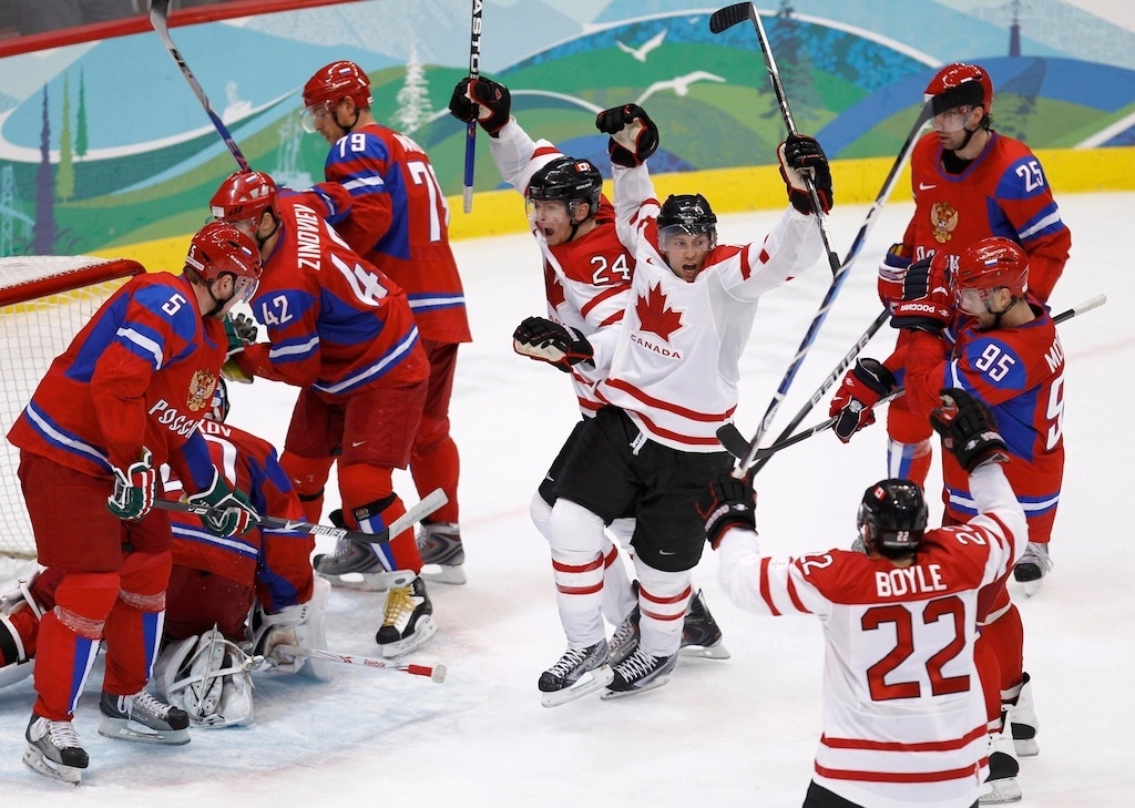 Фото из открытых источников (канадцы забивают гол) 