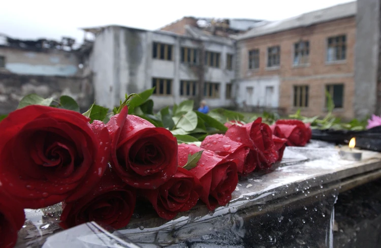 Школа №1 города Беслан после теракта превратилась в руины
Фото: Владимир ВЕЛЕНГУРИН.