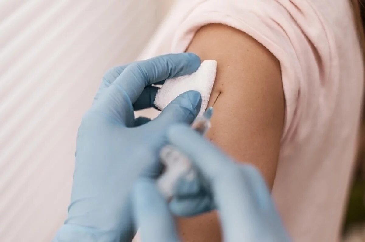    В Ярославской области провакцинируют от гриппа примерно 600 тысяч жителей