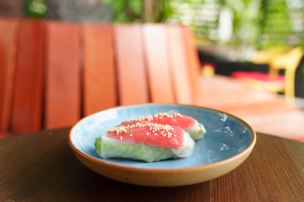 Спринг роллы с тунцом, Chow Chow