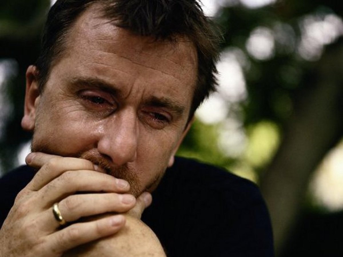 Эстетика краха иллюзий. Грустно, но с претензией на оскароносную драму.