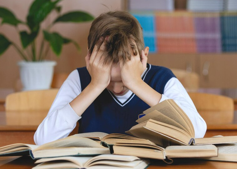 Ребёнок не включается в работу в классе: причины и что делать родителям