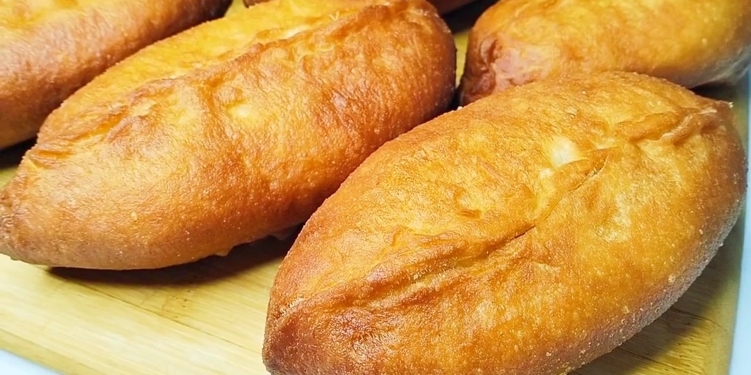 Пирожки с яйцом и рисом: вкусное лакомство для уютных вечеров