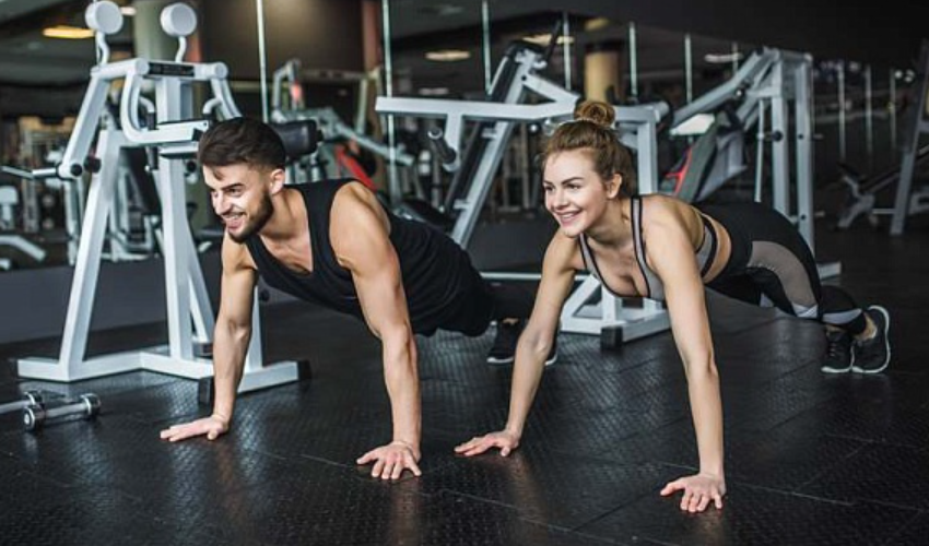 Достаточно работать в спокойном, планомерном режиме 9-10 месяцев на более-менее «сухую» мышечную массу с небольшим профицитом. Тогда и последующая сушка не будет такой смертоубийственной и психологически тяжелой.