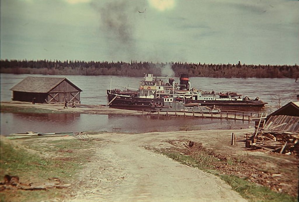 Пристань в Мантурово. Источник https://ok.ru/video/1304342104708.