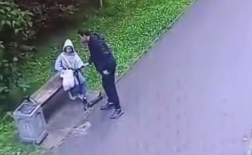 Фото: скрин видео с камеры уличного наблюдения.