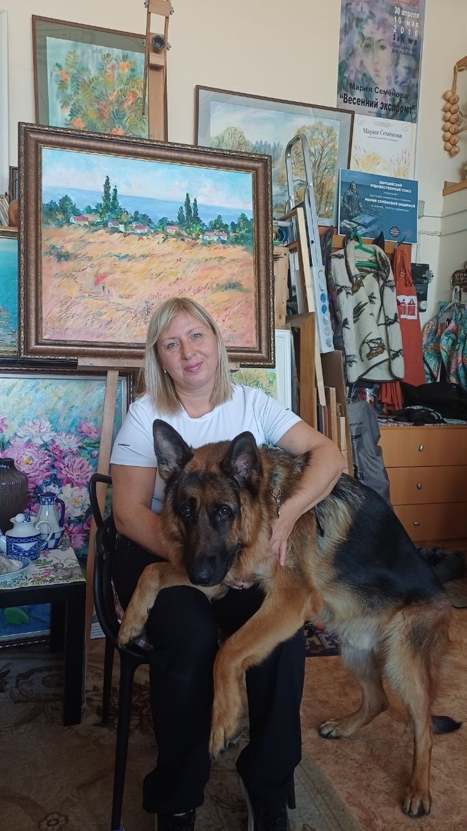 Мария с верным другом и соратником