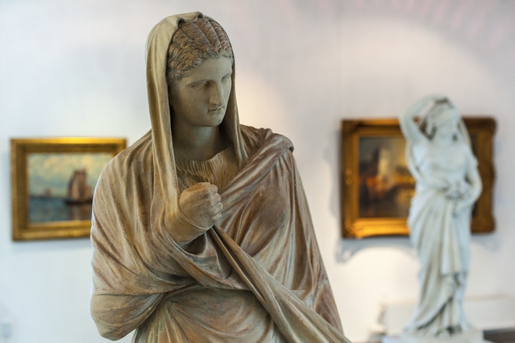 Статуя в музее, фото Андрея Вологодского, 2017 год