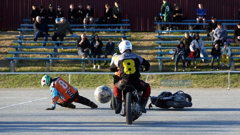    Игровой момент Фото: МК «Колос»