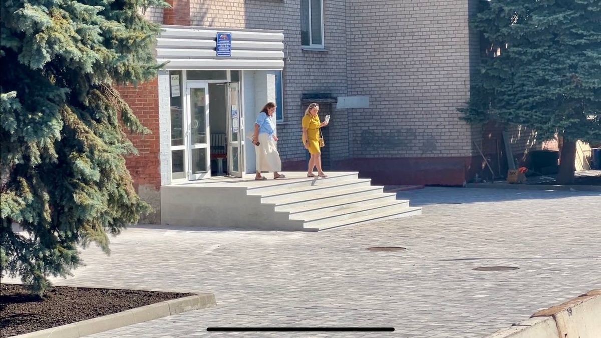    Благодаря Югре ученики лицея Макеевки получили новую входную группу