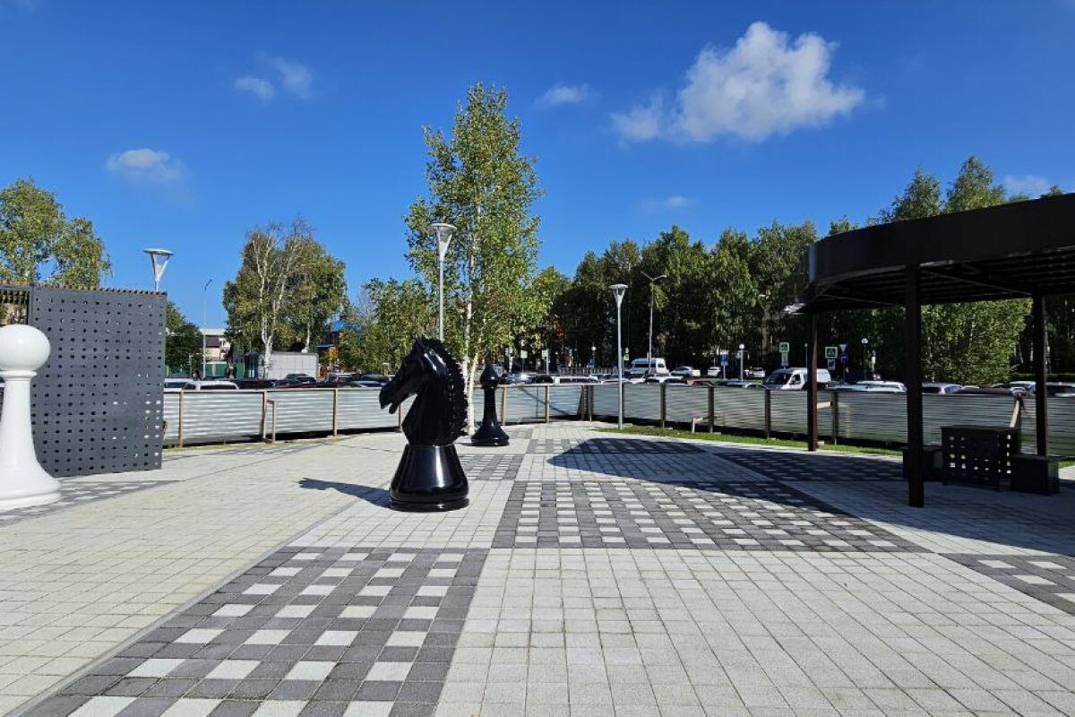    Депутат Павел Завальный оценил «Шахматный сквер» в Ханты-Мансийске как место притяжения