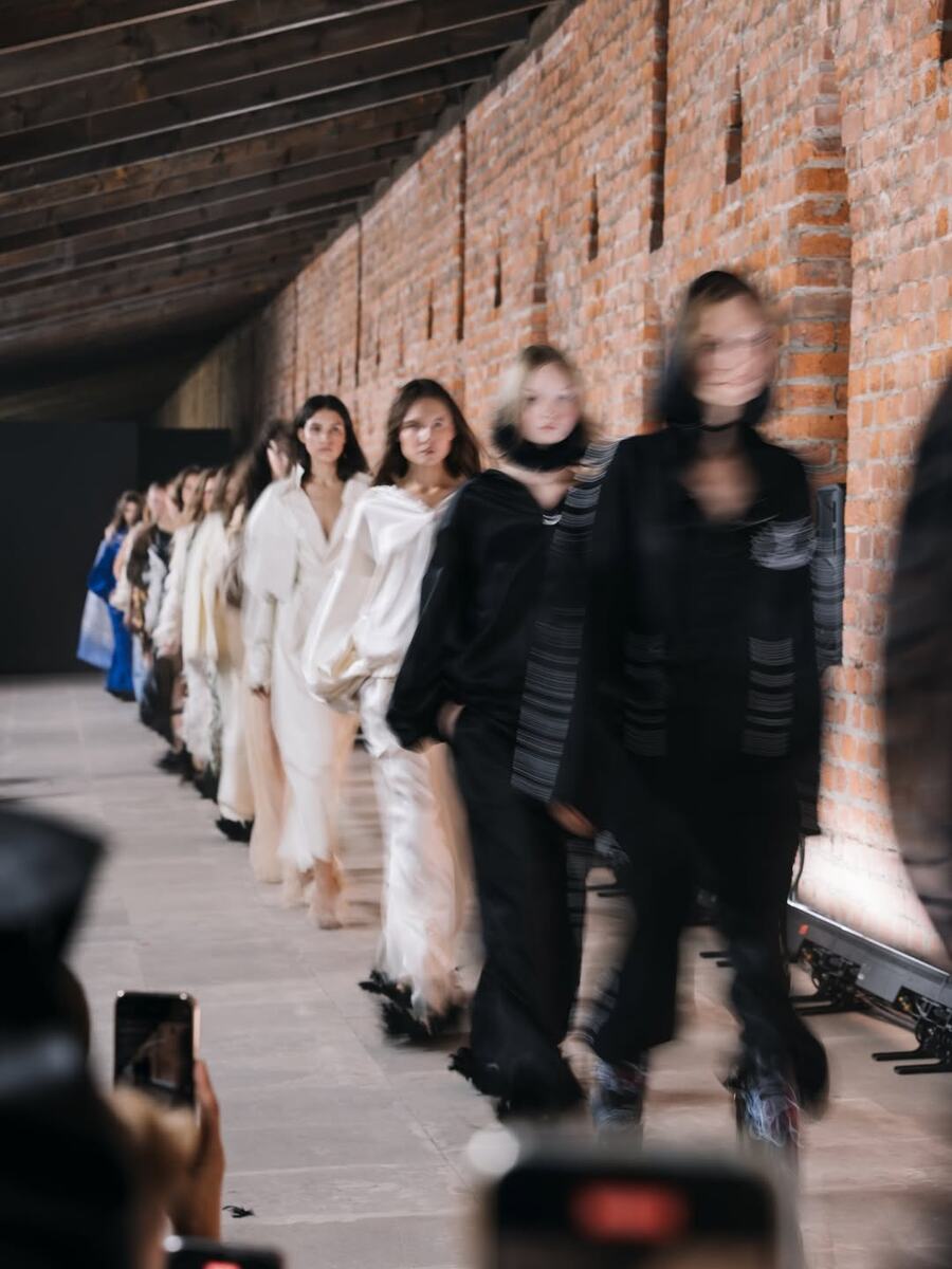 Alena Akhmadullina осень–зима’25