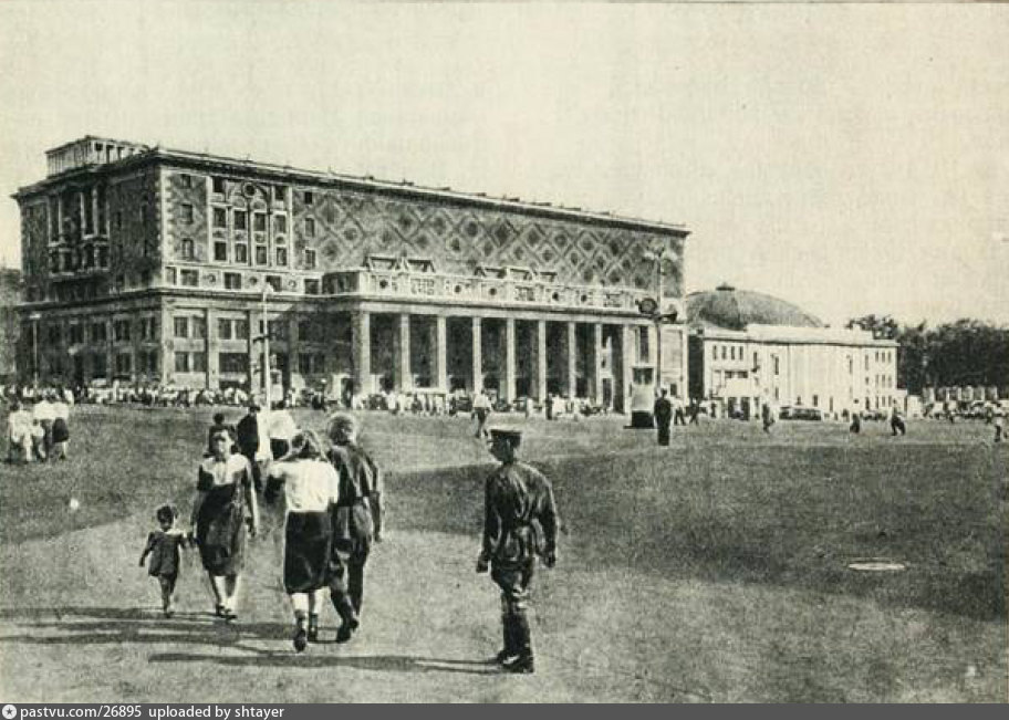 Площадь Маяковского, 1947 год. Источник Источник:П.В.Сытин "По старой и новой Москве".