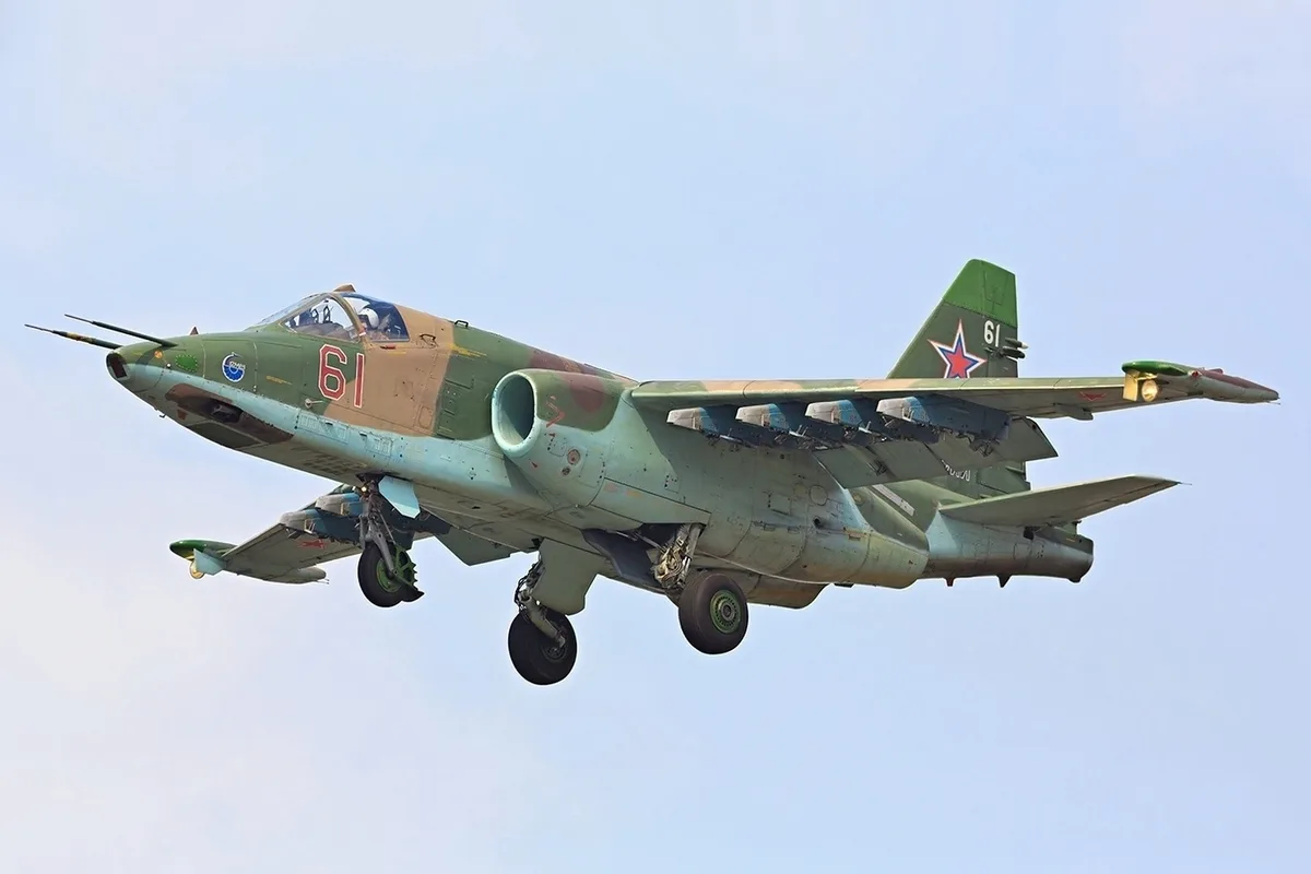 Штурмовик Су-25