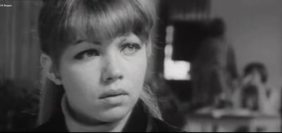 Скриншот автора. Проблемы озера Байкал, прозвучавшие в фильме, ещё не решены. Яркий образ журналистки в исполнении Валентины Теличкиной.