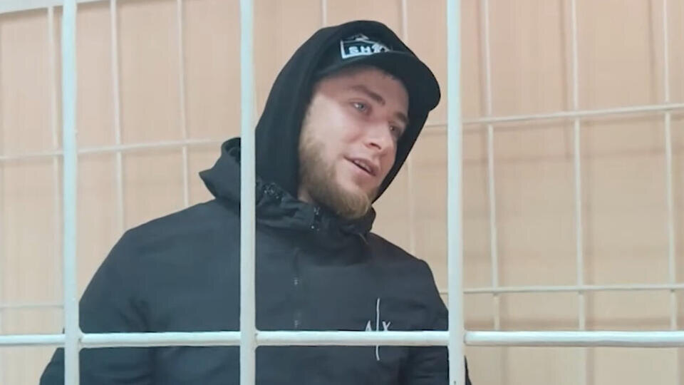     Готовил нападение: грабитель-рецидивист знал, что у ребенка в сумке 1 млн рублей Кадр из программы "112 экстренный вызов", РЕН ТВ
