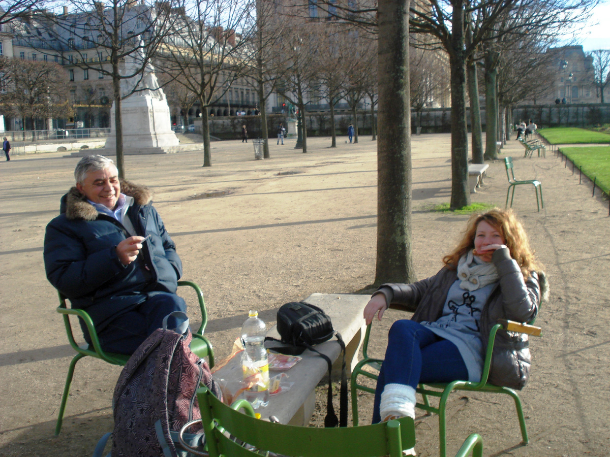 Обед в парке Тюильри