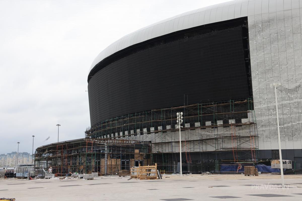    Подрядчик должен будет спроектировать и внедрить сети в течение 200 дней после подписания контракта